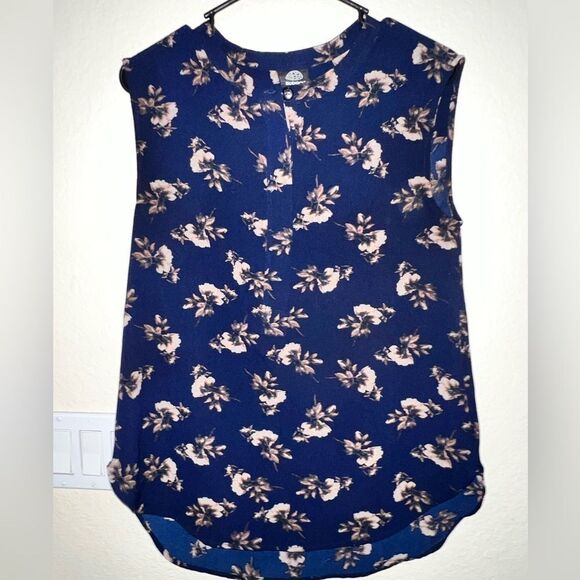 ❄️ NWOT- LADIES BOBEAU SLEEVELESS TOP- SIZE XS- SPRING/SUMMER PARTIAL BUTTON - Picture 1 of 4